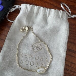 Kendra Scott Gold and White Bracelet with Elegant Design